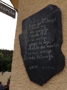 Poem by Vasco de Campos at entrance to the Parque Campismo.