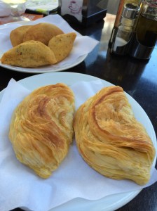 The Pastels de Chavez in the foreground with, behind, the Bolinhos de Bacalhau and the Rissois de Leitas.