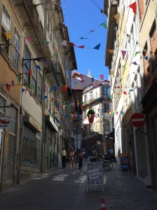 The colourful Rua dos Caldeireiros.