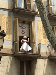A woman (or man?) advertising the 'Erotic Museum' on La Rambla.