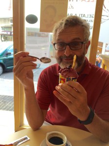 A very low-fat 'myrtila' gelato.