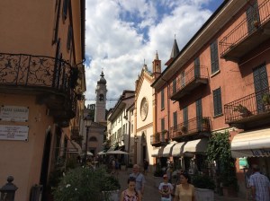 The popular Piazza Garibaldi in Menaggio.